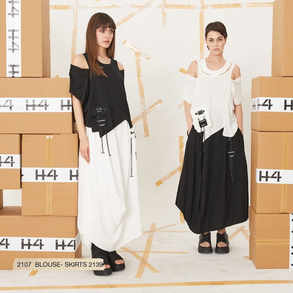 H4 funky  black  skirt brand new.